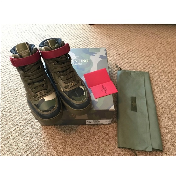 NEW Valentino RockrunnerCamouflage hi-top sneakers - Picture 2 of 5